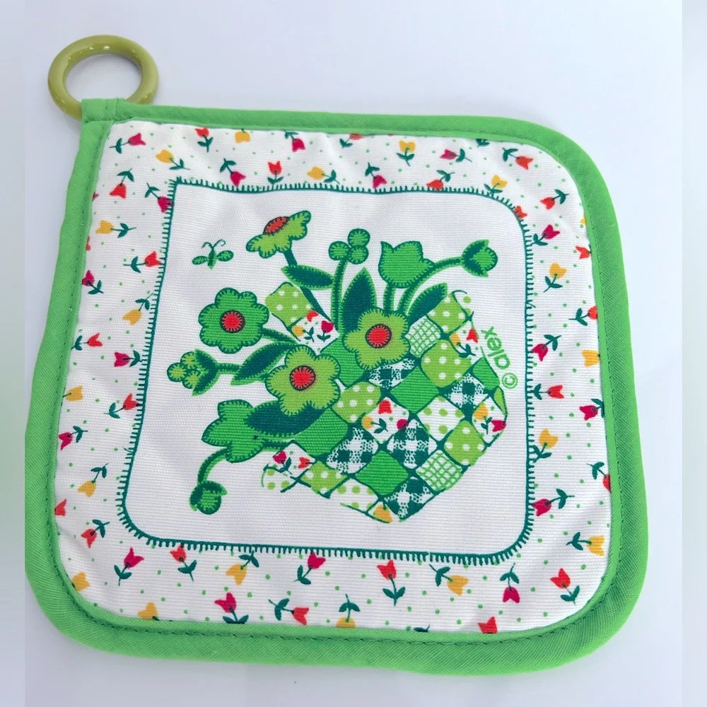 Vintage Pot Holders with Matching Rings & True 70s Color Palette of Greens&Golds